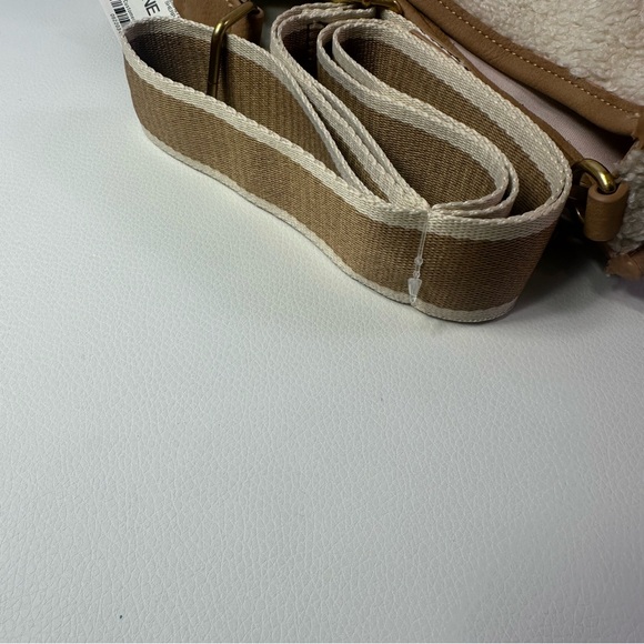 NEW Women’s Style & Co Sherpa Shoulder/Crossbody Bag Cream/Tan - Picture 6 of 8